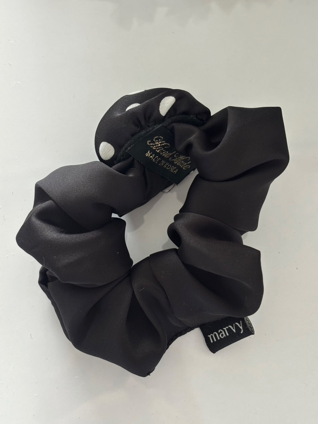 (pre-sale) classic dot scrunchie